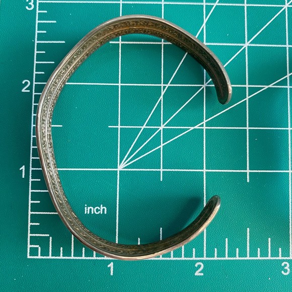 Two Wavy Cuff Bracelets Tarnished Silver Tone Ornate Etchings - Picture 10 of 10